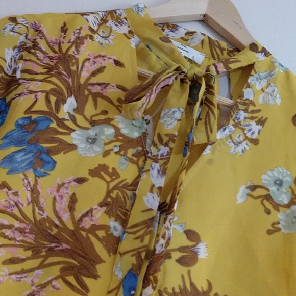 ENTRO:  BOHO chic, Bold, Beautiful mustard yellow blouse with floral print - Picture 8 of 8